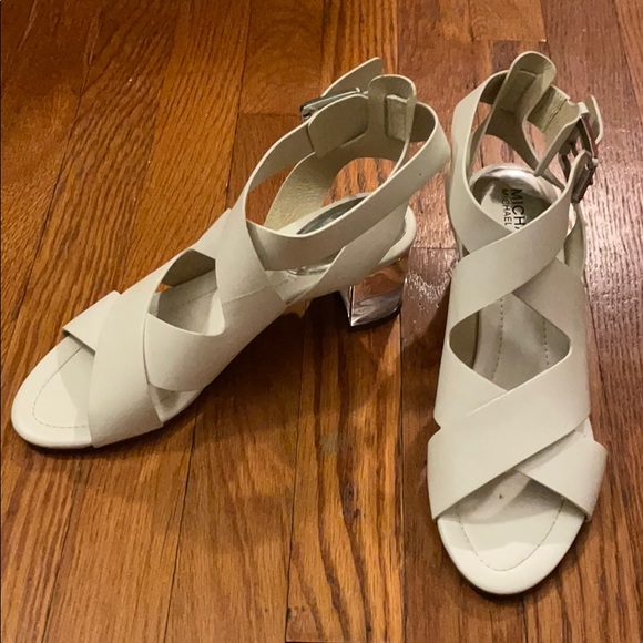 Michael Kors white sandal - Picture 2 of 4